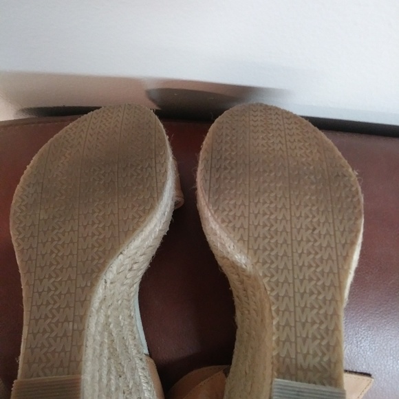 MICHAEL KORS LEATHER ESPADRILLE WEDGES Sz 7 - Picture 6 of 6